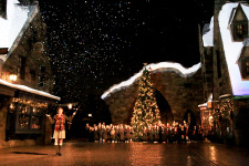 【USJ】広瀬すず、魔法でツリーを点灯！“魔法界のクリスマス”オープニング・セレモニー 画像