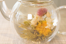 お茶に浮かぶ花を楽しむ！ 「クロイソス銀座店」の工芸茶で優雅なティータイムを 画像