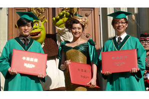 藤原紀香“シュレック卒業式”に出席　「10年間幸せでした」と晴れ晴れ 画像
