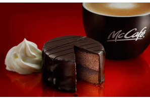 贅沢なチョコレートスイーツが今年もマックカフェに登場！ 「ザッハトルテ」 画像
