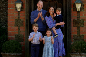 毎年恒例！ウィリアム王子一家のクリスマスカードの家族写真が公開に ヨルダンで撮影 画像