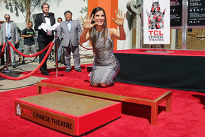 サンドラ・ブロックが“ハリウッド殿堂入り”　女優25年目の栄誉に感激 画像