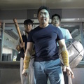 コン・ユら“感染爆発”に己の拳で闘う男たち！『新感染』肉弾アクションシーン解禁・画像