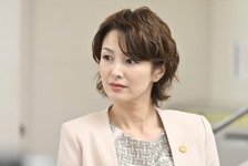 吉瀬美智子演じる梨乃の裏工作に「卑怯すぎる」の声続出…「うちの弁護士は手がかかる」8話 画像