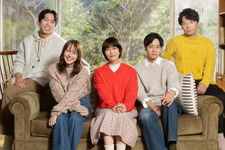 松たか子＆多部未華子＆松坂桃李が姉弟に！ 野木亜紀子が描くホームドラマ「スロウトレイン」新春放送 画像