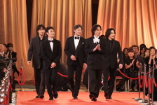 【第48回日本アカデミー賞】綾野剛＆草彅剛＆山口馬木也＆山崎賢人＆横浜流星ら、笑顔でレッドカーペットを闊歩 画像