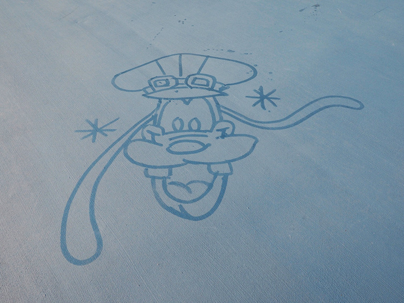 ディズニー ミッキー ミニー15周年限定コスで登場 水で描くサプライズ カストーディアルアート 6枚目の写真 画像 Cinemacafe Net