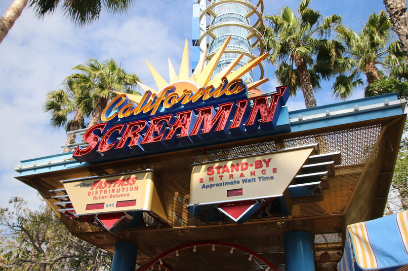 海外ディズニー 超爽快 パーク最長 最速のジェットコースター カリフォルニア スクリーミン 体験 2枚目の写真 画像 Cinemacafe Net