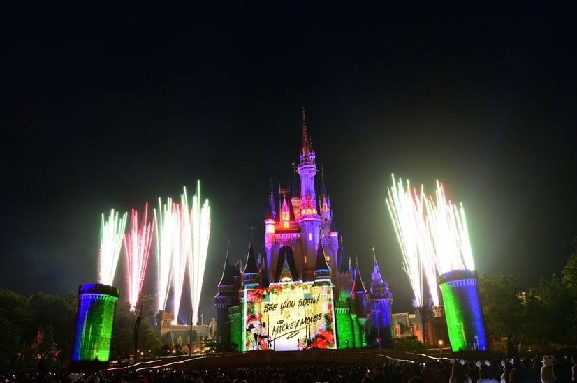 ディズニー シンデレラ城が新たな魔法にかかる ディズニー ギフト オブ クリスマス スタート 3枚目の写真 画像 Cinemacafe Net