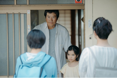 豊川悦司に原作・田島列島が太鼓判「こういう人いそう」『子供はわかってあげない』新場面写真 画像