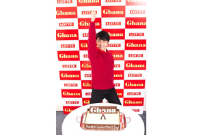 羽生結弦、特製チョコに「SPで120点」と大感激！ 浅田真央はコーチに初チョコ！ 画像