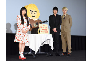 綾野剛、miwa＆坂口健太郎のサプライズにメロメロ「こんな娘、ほしいな～」 画像