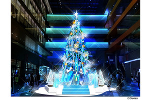 『アナ雪』クリスマスツリーが登場！美しい氷の魔法の世界を表現 画像