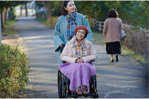 吉田羊、松金よね子とのやり取りに「ジワっときた」「家族のことをすごく想ってしまう」…「生きるとか死ぬとか父親とか」2話 画像