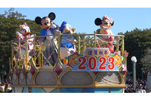 【ディズニー】和服姿のミッキーたちが新年のごあいさつ！東京ディズニーリゾート、お正月限定のスペシャルイベント開幕 画像