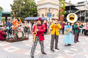 【ディズニー】ミュージシャンたちの生演奏＆生歌で素敵なホリデーを！ TDSで人気、3つのアトモスフィア・エンターテイメント 画像