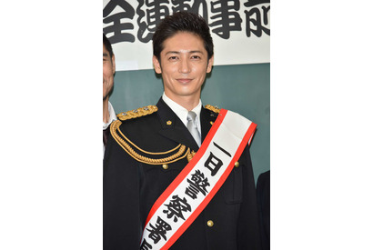 玉木宏、念願の一日警察署長を務めるもプライベートでは「職質はよくある」 画像