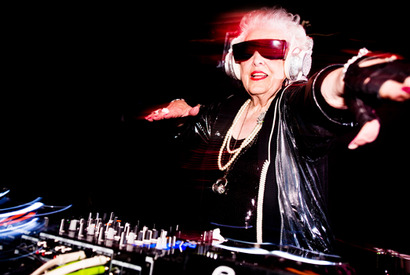 「touchMe」ファッションパーティで、世界最高齢の現役DJ登場にフロア熱狂！ 画像