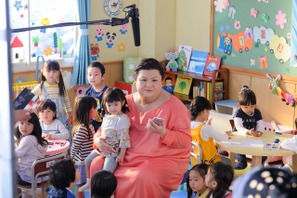 子供嫌いのマツコ、園児に囲まれ「あきらめちゃダメ！」 画像