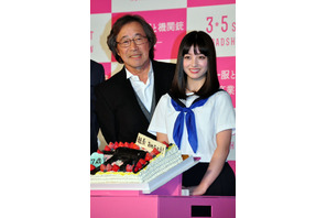 橋本環奈、武田鉄矢からの誕生日の“贈る言葉”にカ・ン・ゲ・キ！ 画像