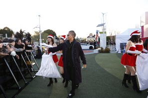 生田“サンタ”登場に大阪3千人が大絶叫！ 「“狼煙”をぶち上げに来ました」 画像