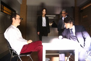 リリー・フランキー、浅野忠信＆神木隆之介と対峙！「刑事ゆがみ」 画像