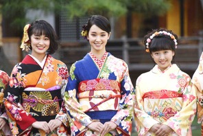 剛力彩芽、「気づいたら一番年上…」オスカー美女10名が晴れ着姿で豪華共演 画像