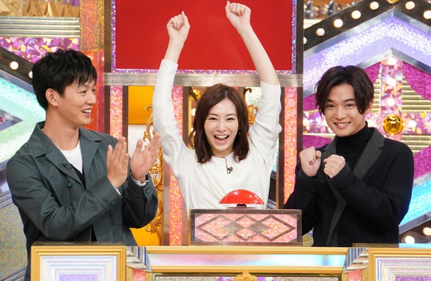 「超問クイズ！真実か？ウソか？日テレ系新ドラマ豪華俳優が大集結！２時間半ＳＰ」 (C) NTV