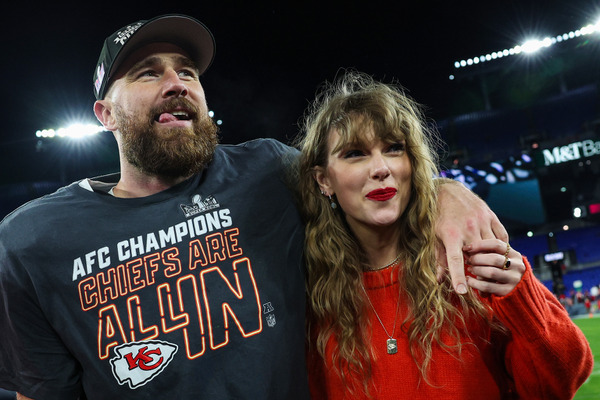 トラヴィス・ケルシー＆テイラー・スウィフト Photo by Patrick Smith/Getty Images