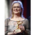 第62回ベルリン国際映画祭にて名誉金熊賞を授与したメリル・ストリープ　-(C)Andreas Rentz /Getty Images