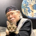 松本零士（2020年1月21日公式Twitter用に愛猫の四代目ミーくんと共に撮影）
