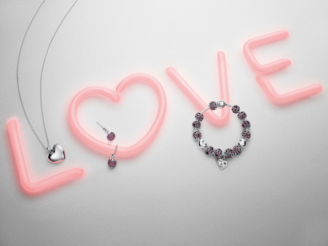 「パンドラ（PANDORA）」のValentine Collection 2015