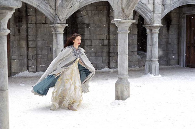 「REIGN/クイーン・メアリー＜ファースト・シーズン＞」 - (C) 2015 Warner Bros. Entertainment Inc. All rights reserved.