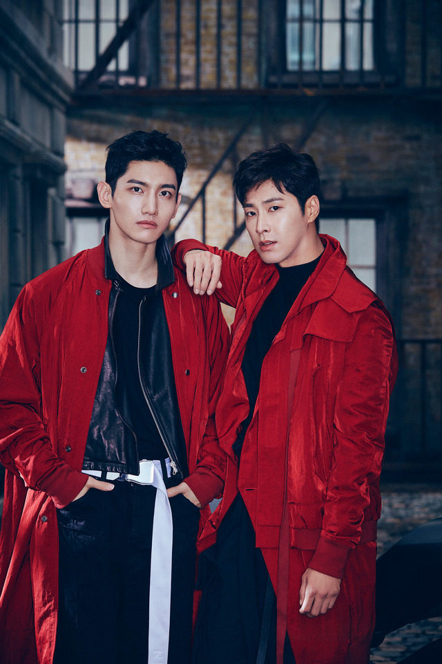 「東方神起」アーティスト写真