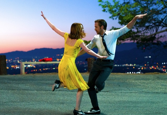 『ラ・ラ・ランド』（C）2017 Summit Entertainment, LLC. All Rights Reserved.Photo credit: EW0001: Sebastian (Ryan Gosling) and Mia (Emma Stone) in LA LA LAND.Photo courtesy of Lionsgate.