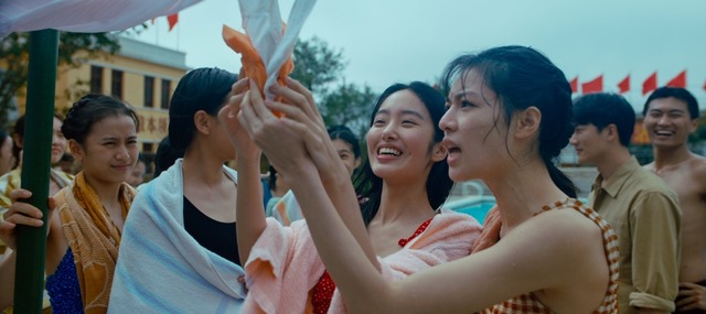 『芳華-Youth-』　（C）2017 Zhejiang Dongyang Mayla Media Co., Ltd Huayi Brothers Pictures Limited IQiyi Motion Pictures(Beijing) Co., Ltd Beijing Sparkle Roll Media Corporation Beijing Jingxi Culture&Tourism Co., Ltd All rights reserved