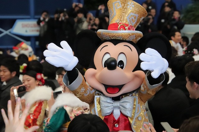 新成人のみなさんおめでとうございます☆令和元年度浦安市成人式(C) Disney