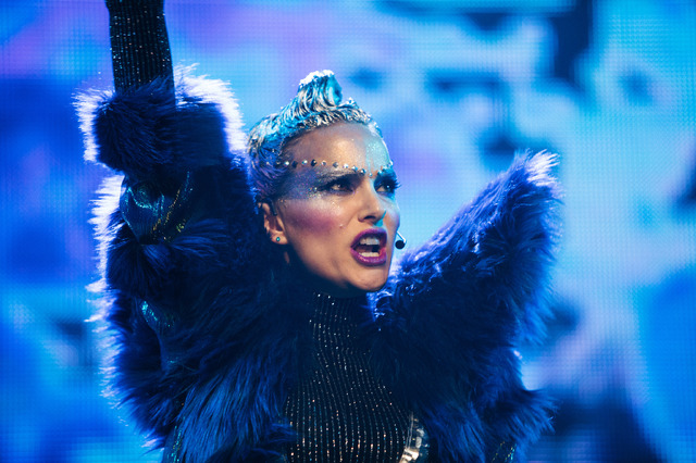 『ポップスター』Motion Picture （C）2018 Vox Lux Film Holdings, LLC. All Rights Reserved