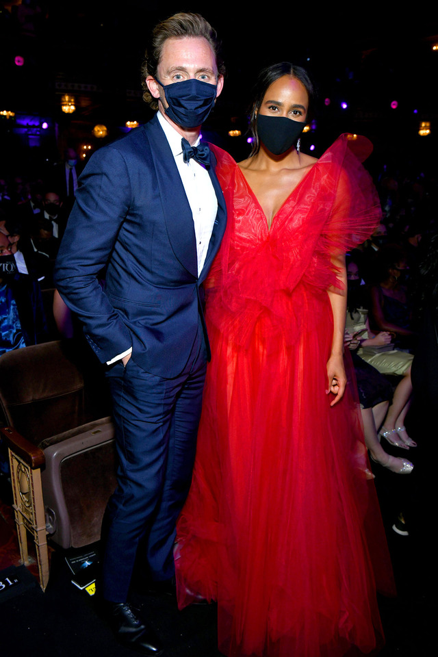 トム・ヒドルストン、ザウィ・アシュトン Photo by Jenny Anderson/Getty Images for Tony Awards Productions